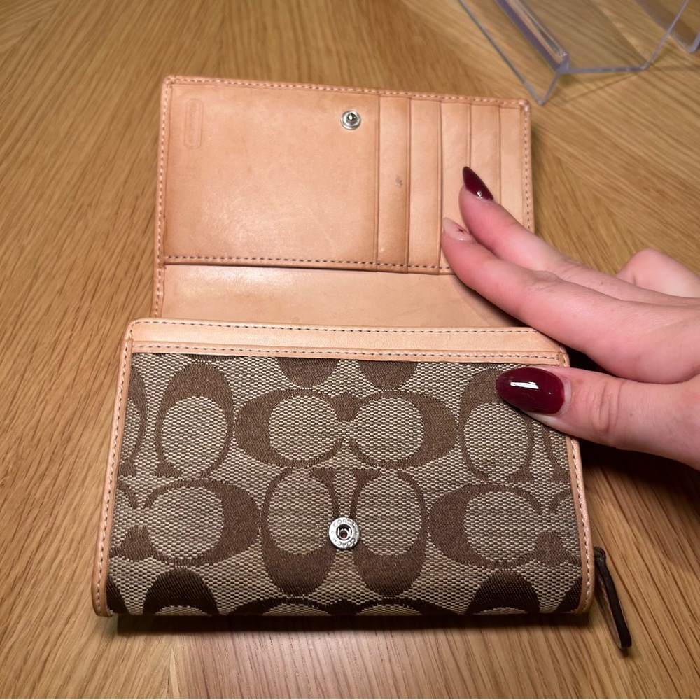Vintage Coach Signature Canvas Hamptons Wallet - Picture 6 of 12